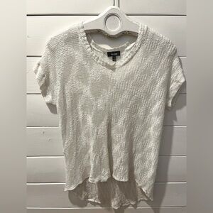 Neiman Marcus Cream Textured Knit Tee – Size XS